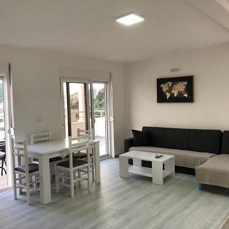 Apartments Rex Ulcinj Buitenkant foto