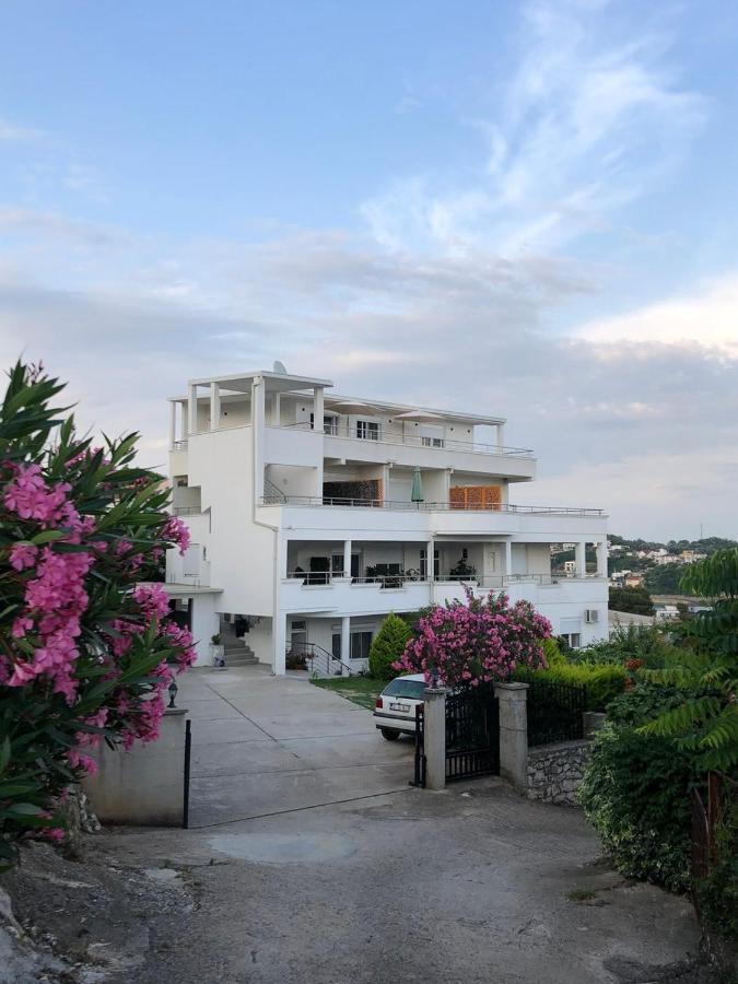 Apartments Rex Ulcinj Buitenkant foto