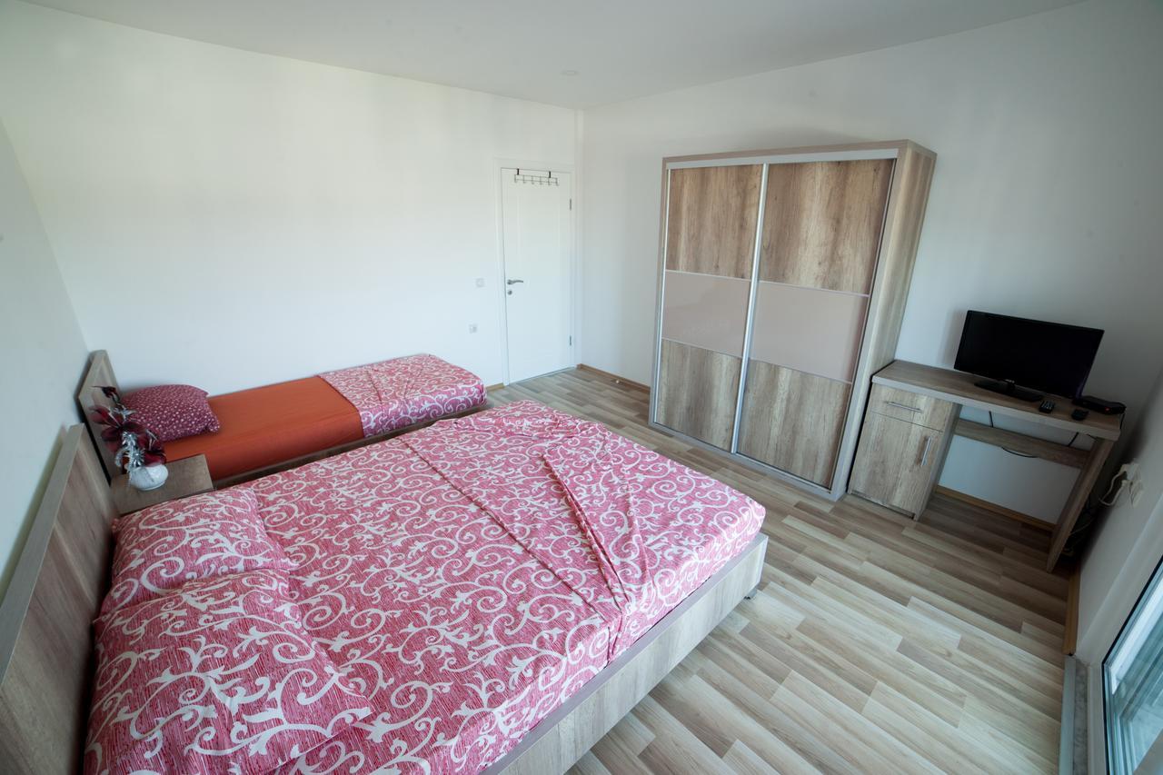 Apartments Rex Ulcinj Buitenkant foto