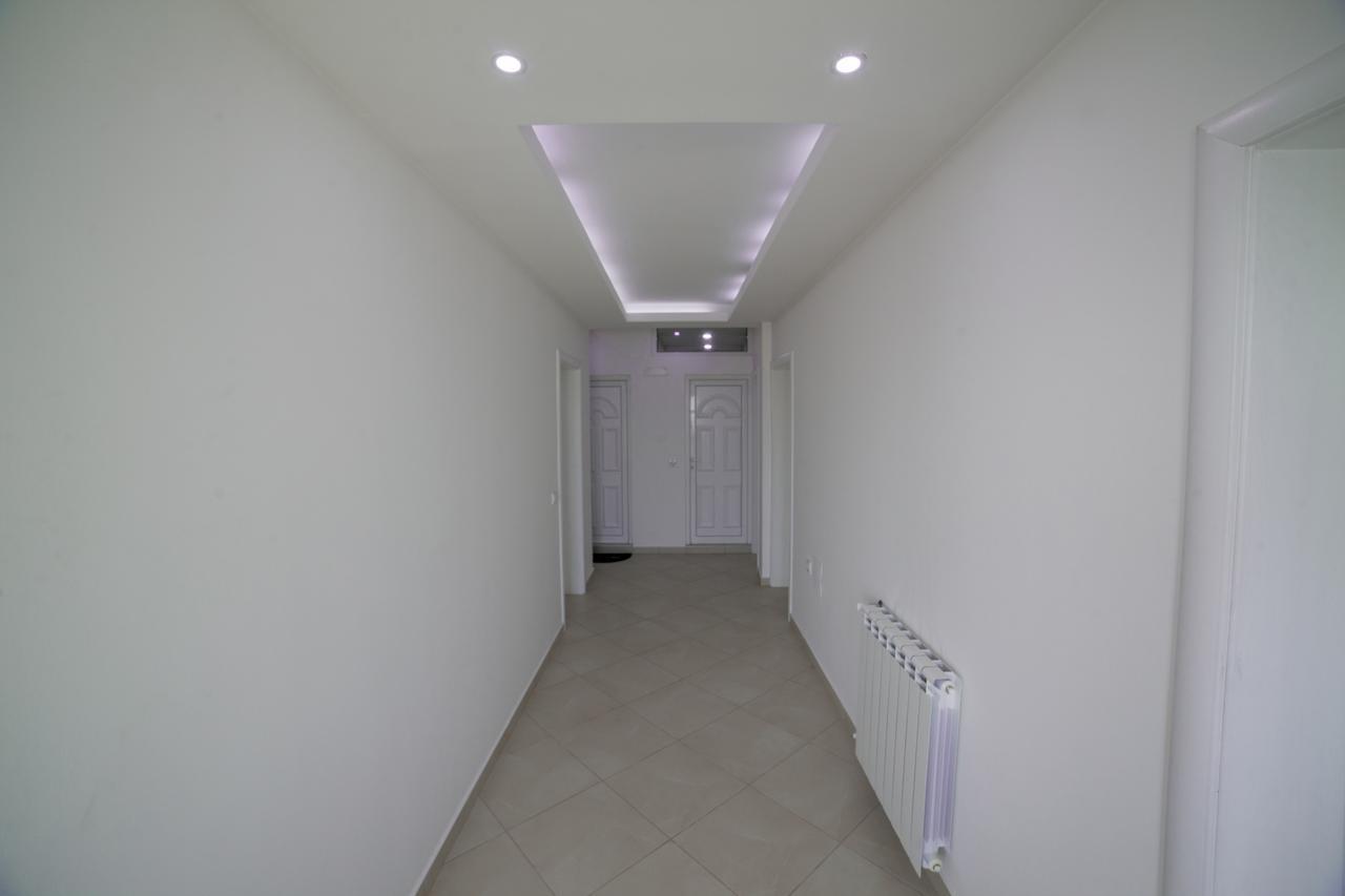 Apartments Rex Ulcinj Buitenkant foto