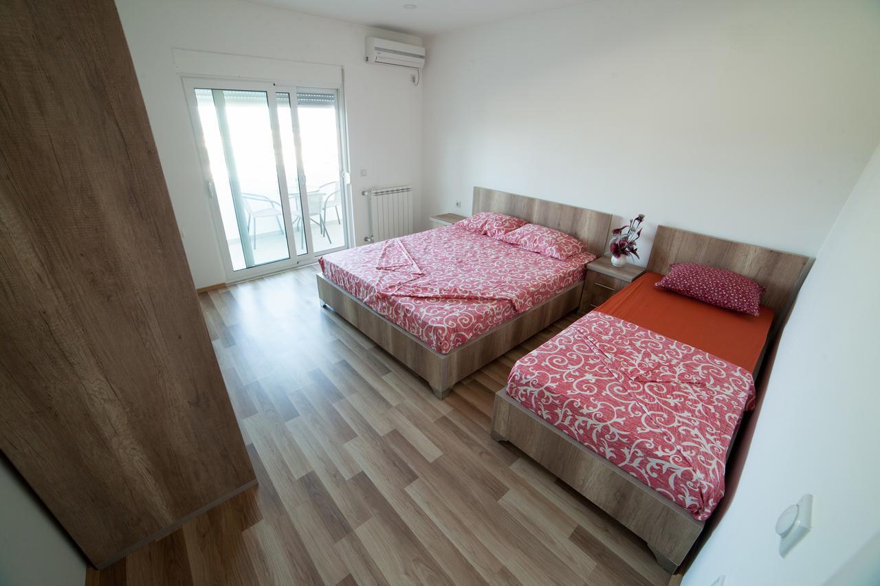 Apartments Rex Ulcinj Buitenkant foto