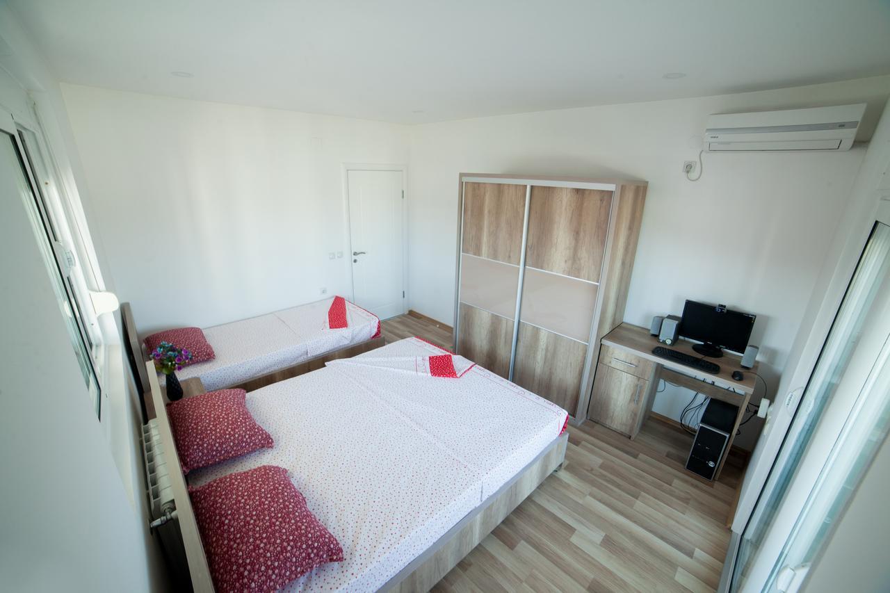 Apartments Rex Ulcinj Buitenkant foto