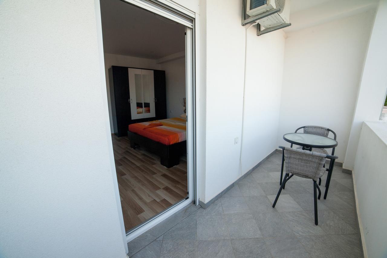 Apartments Rex Ulcinj Buitenkant foto