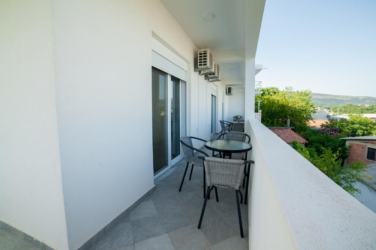 Apartments Rex Ulcinj Buitenkant foto