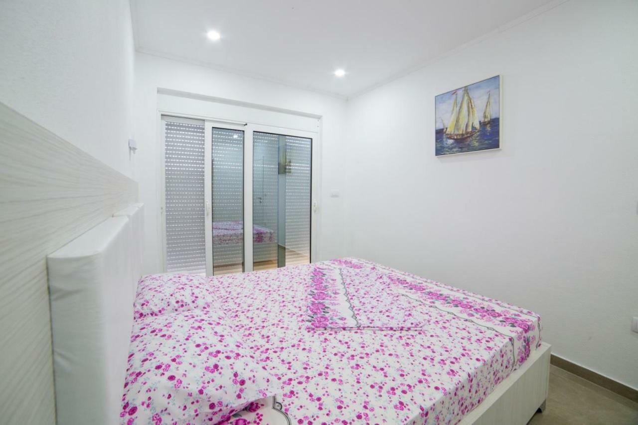 Apartments Rex Ulcinj Buitenkant foto